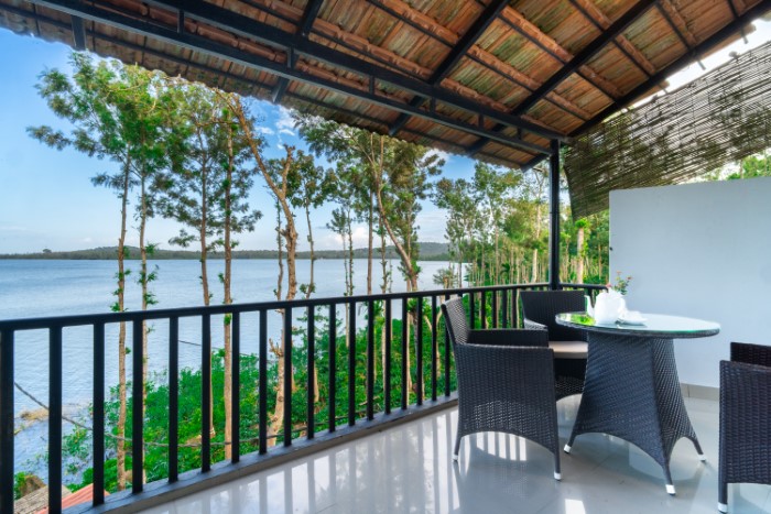 Deluxe Balcony Room