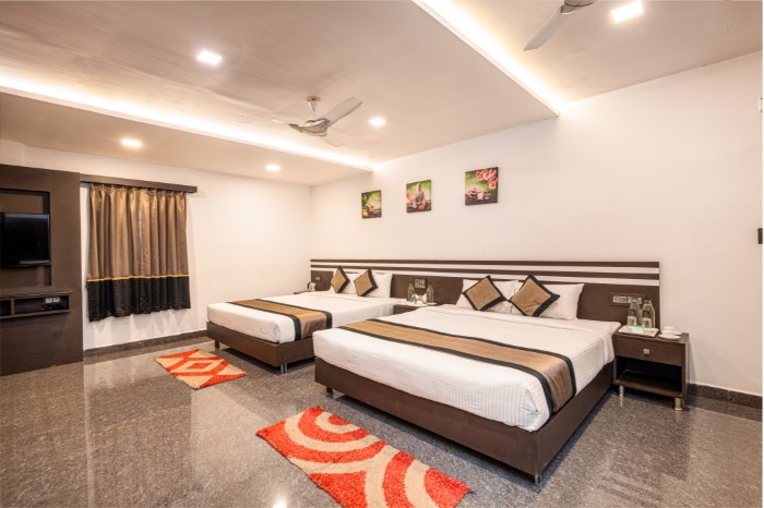 Jumbo Room 6 Pax